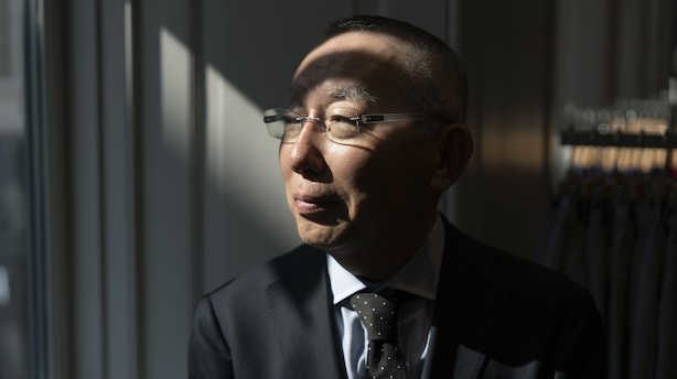 Japans rigeste mand sælger tøj, der ikke skiller sig ud: "Jeg troede slet ikke, at det ville blive så stort"