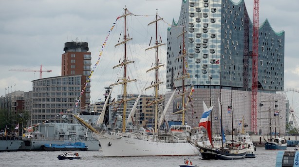 Det sker i maj: Månemænd, havnefest og kultkunst lokker i Europa