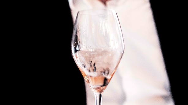 Fire flotte lyserøde champagner - og priserne er ikke helt hen i vejret