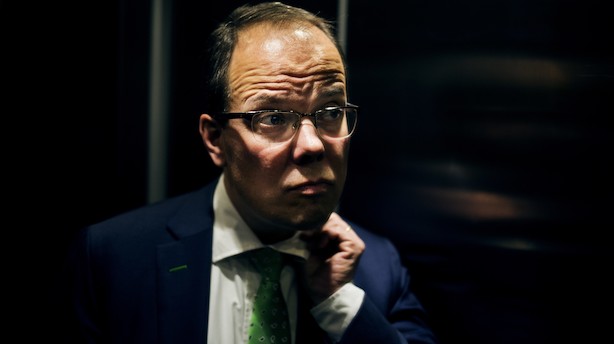Er du en pessimistisk investor? Fondsmægler-boss råder dig til at lade pengene stå i aktier: "Der er en meget stor risiko forbundet med ikke at tage risiko"