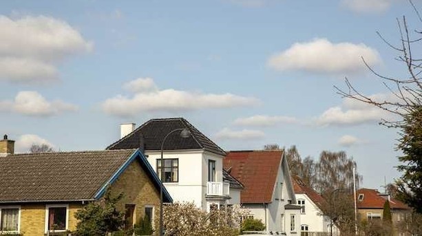 800.000 boligejere må vente længere på 14 mia