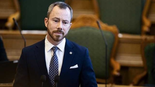 Blå partier skoser Ellemanns første finanslovforslag: "Tynd og uambitiøs"