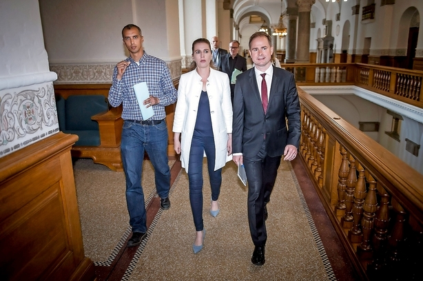 Debat: Meningen er, at varme og kolde hænder skal gå hånd i hånd
