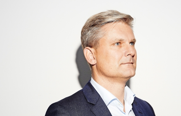 Ikke alle er enige i direktørens ledelsesstrategi: "Fint jeg sidder i et hjørnekontor, men det er ikke mig, der skal lede"