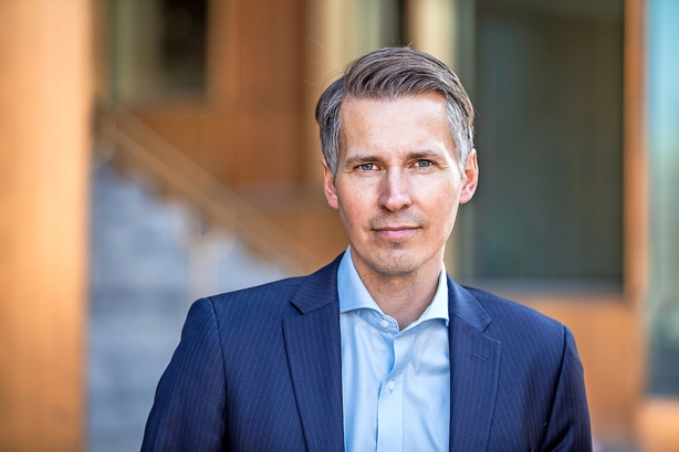Mægler optager ny partner