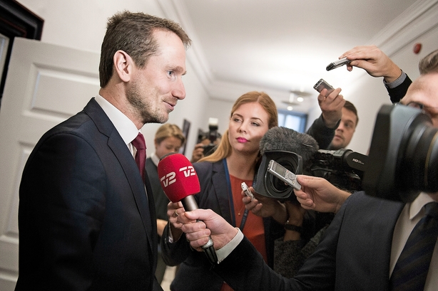 Børsen mener: Skræm ikke vælgere og virksomheder med finanspolitisk sabelraslen