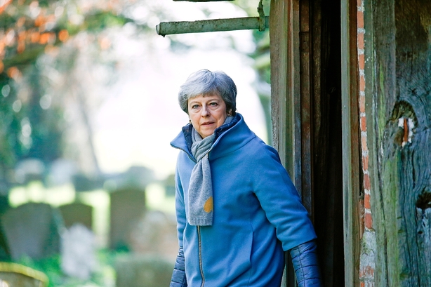 Theresa May tøver med afgørende afstemning