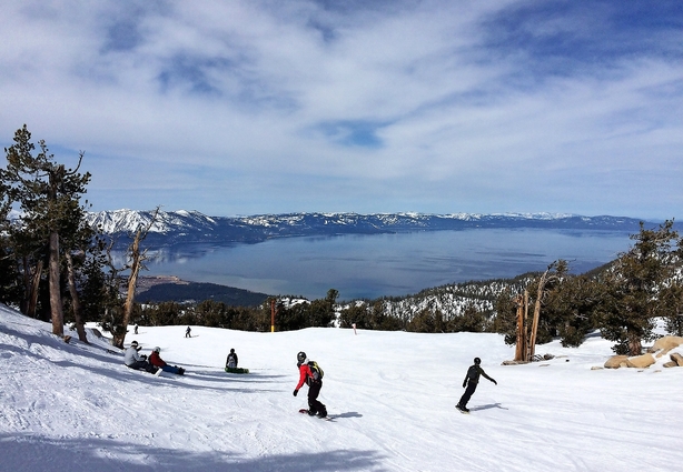 Himmelsk godt skiløb mellem Californien og Nevada
