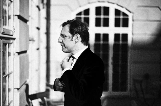 "Det er et par kedelige sektorer. Det er ikke ligefrem sexy, men aktierne i vores portefølje har over 20 år i gennemsnit givet tocifrede afkast"