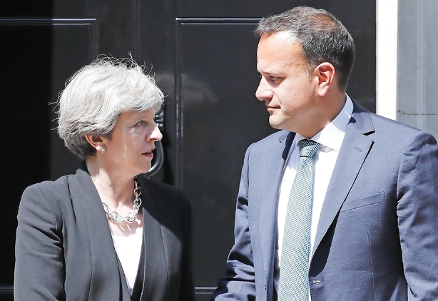 May kæmper for opbakning til brexit-aftale