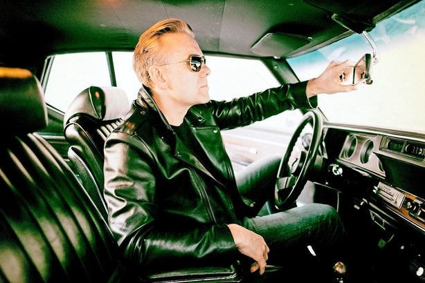 Casper C: "Jeg cruiser rundt i min Oldsmobile Cutlass Supreme fra 1977"