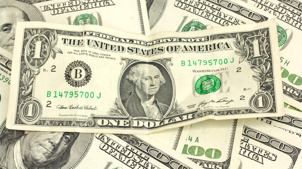 Sådan tjener du på den stigende dollar