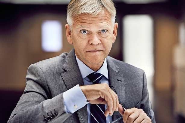 Karsten Dybvad står til toppost i Danske Bank: Fra Lykketofts regnedreng til mægtig bankformand