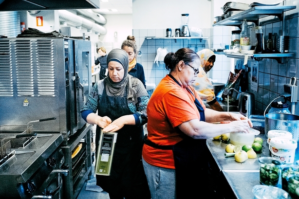 Indvandrere fra ikke-vestlige lande brager ind på arbejdsmarkedet: "Det er et tøbrud, vi længe har efterlyst"