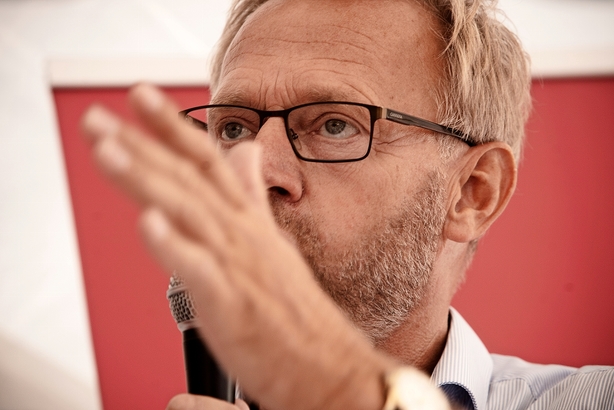 Anders Dam vil forbyde aktieoptioner: "Det risikerer jo at få karakter af et tag-selv-bord"