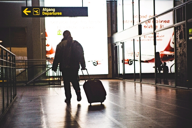 Lad lufthavnen styre sig selv