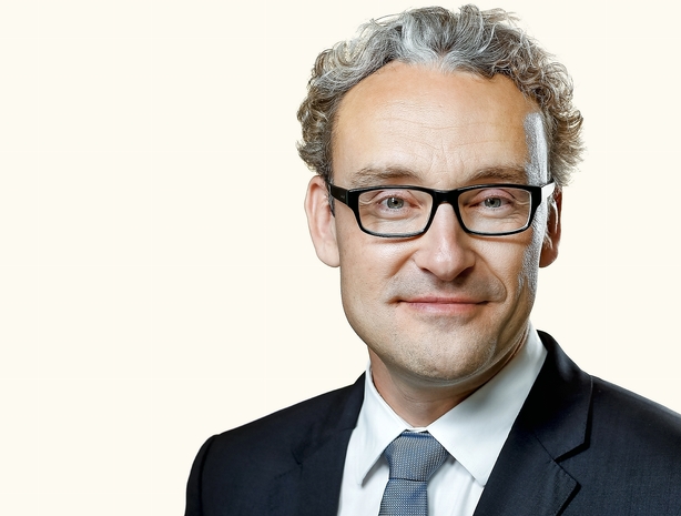 Spadestik til ny stormstrømsbro