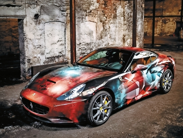 Ferrari-kunstværk på dansk visit