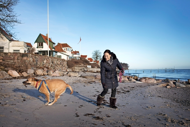 Nyborgs strande, butikker og cafeer med skuespilleren Betty Glosted