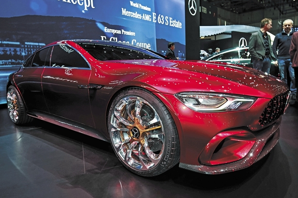 AMG bygger firedørs raket