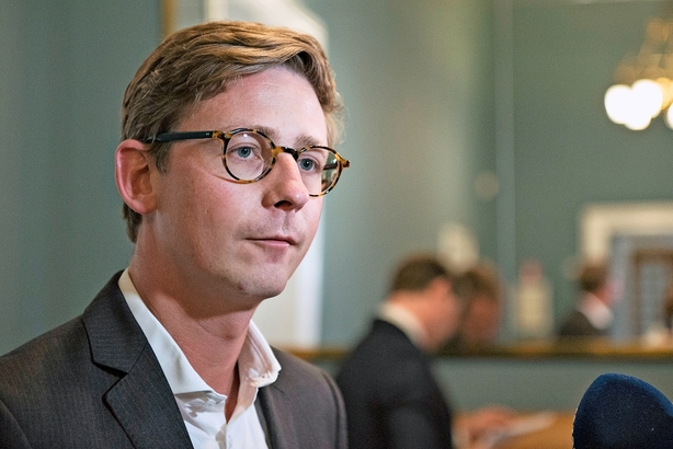 Gør det enkelt, Lauritzen