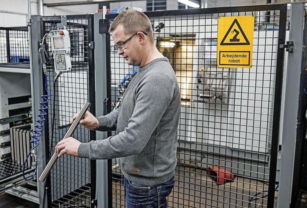 Robot giver maskinfabrik ekstra tid til specialopgaver