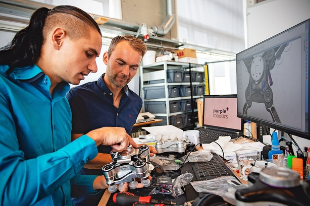 Brød ud af robotsucces for at starte eget "nørdefirma"