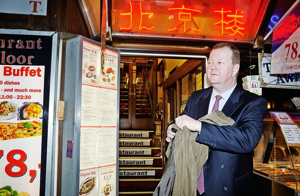 Investor storsatser på Kina efter kinesisk aktienedtur